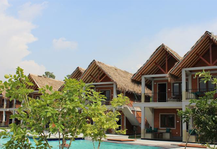 Elephas Resort